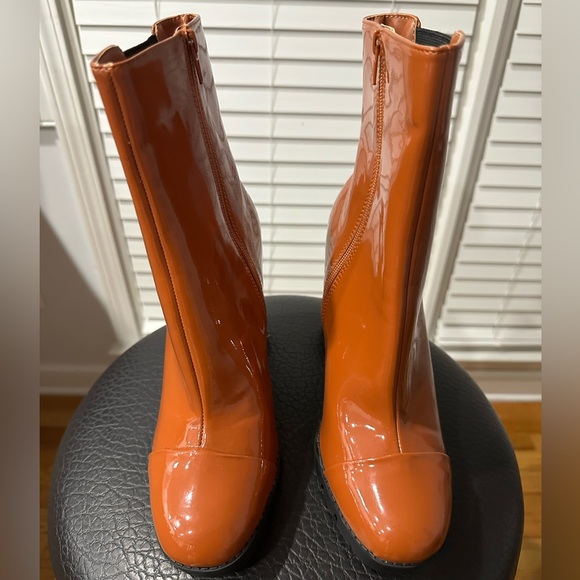 🧡 These Are Your Next Pair Of BaxBoo Stylish Orange Chunky Heel Boots! Size 10 - Picture 3 of 6
